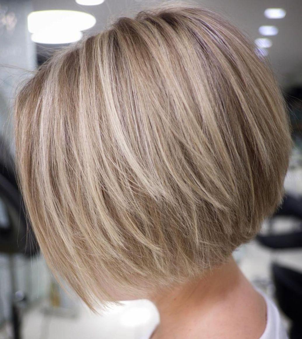 Gestufter kurzer Bob feines Haar