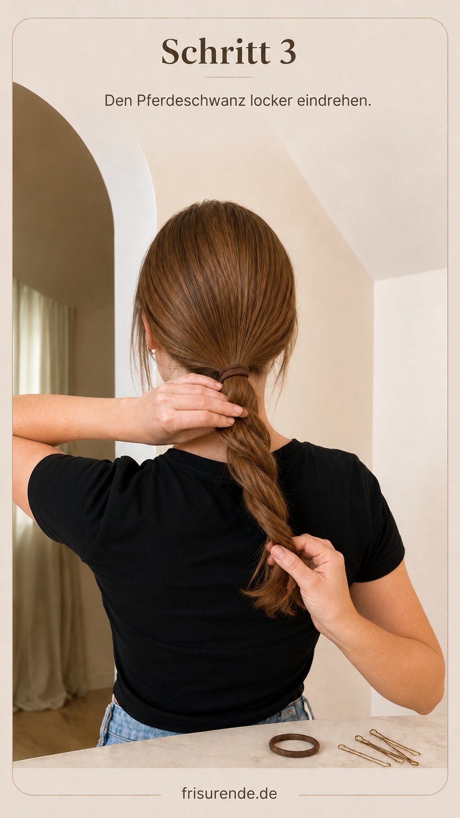 Pferdeschwanz wird locker eingedreht, ein zentraler Schritt der Messy Bun Anleitung